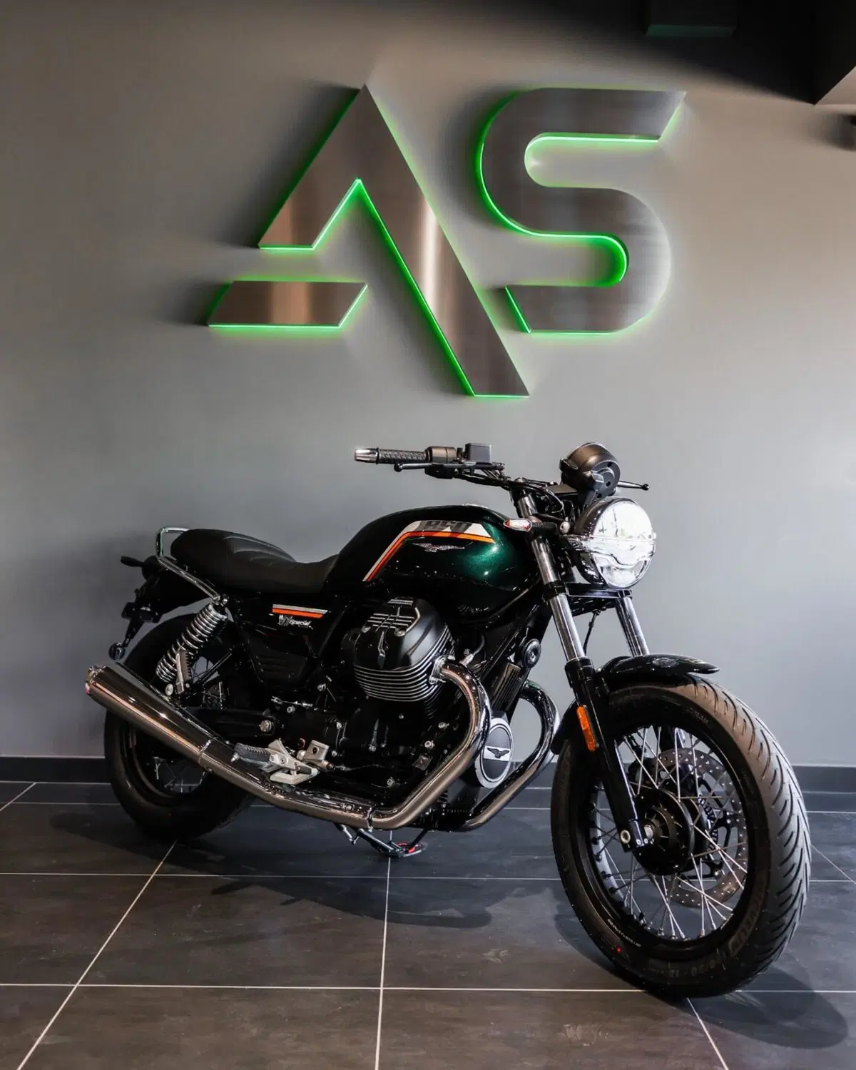 Moto Guzzi V7 Special (2025 - 26) (2)