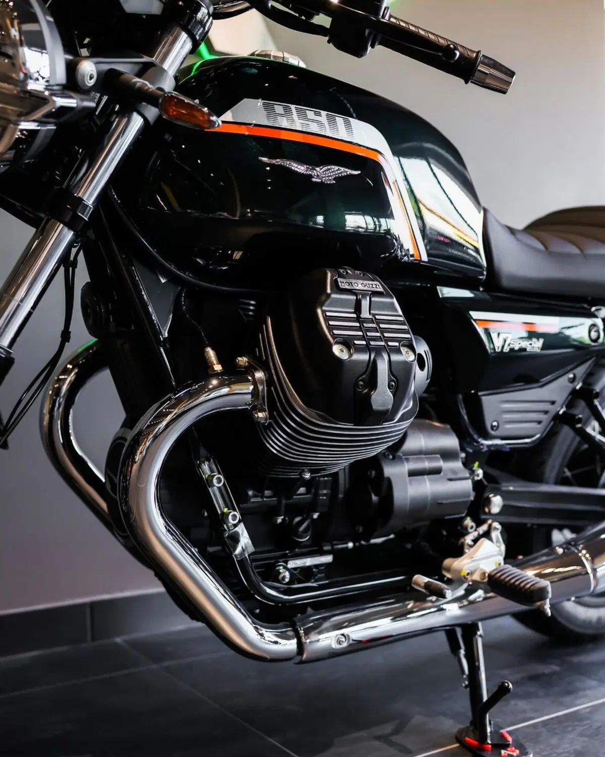 Moto Guzzi V7 Special (2025 - 26) (16)