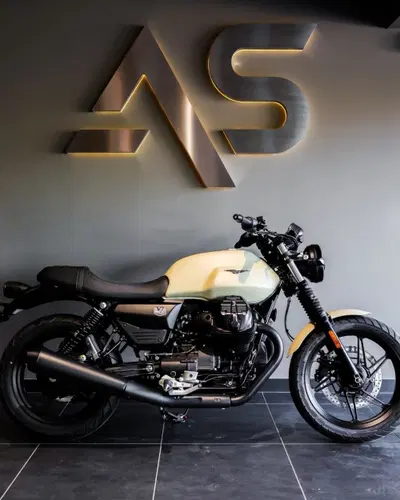 Moto Guzzi V7 Stone (2025 - 26) usata