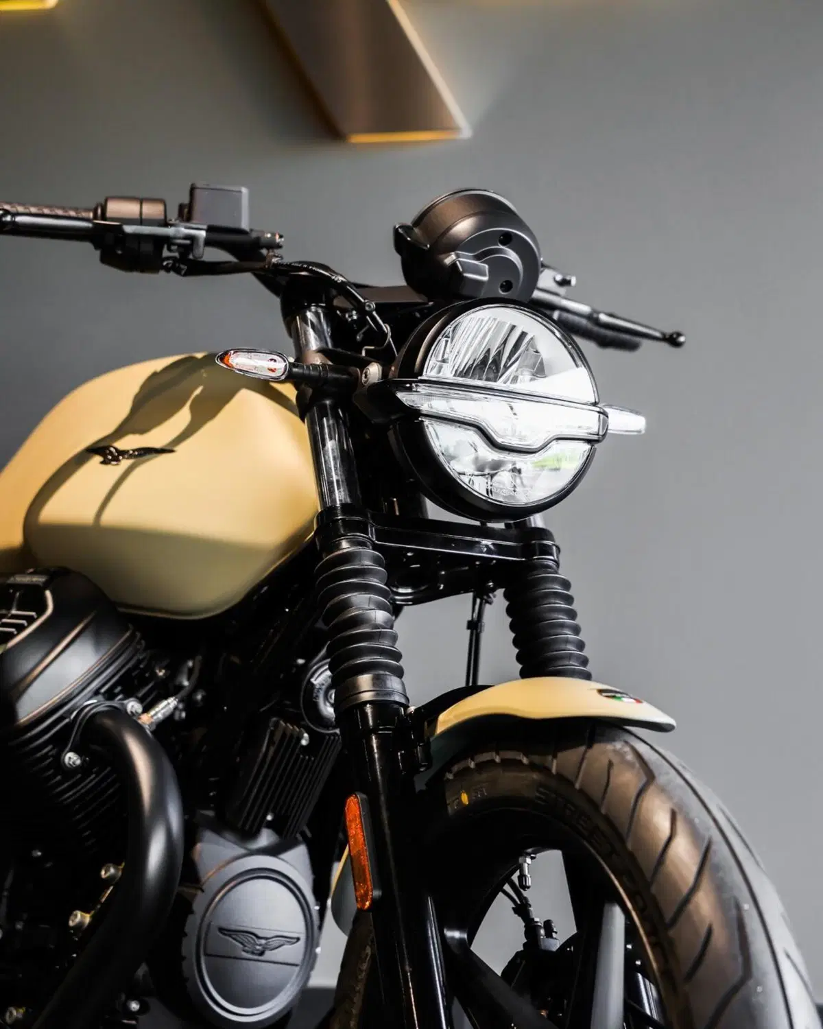 Moto Guzzi V7 Stone (2025 - 26) (3)