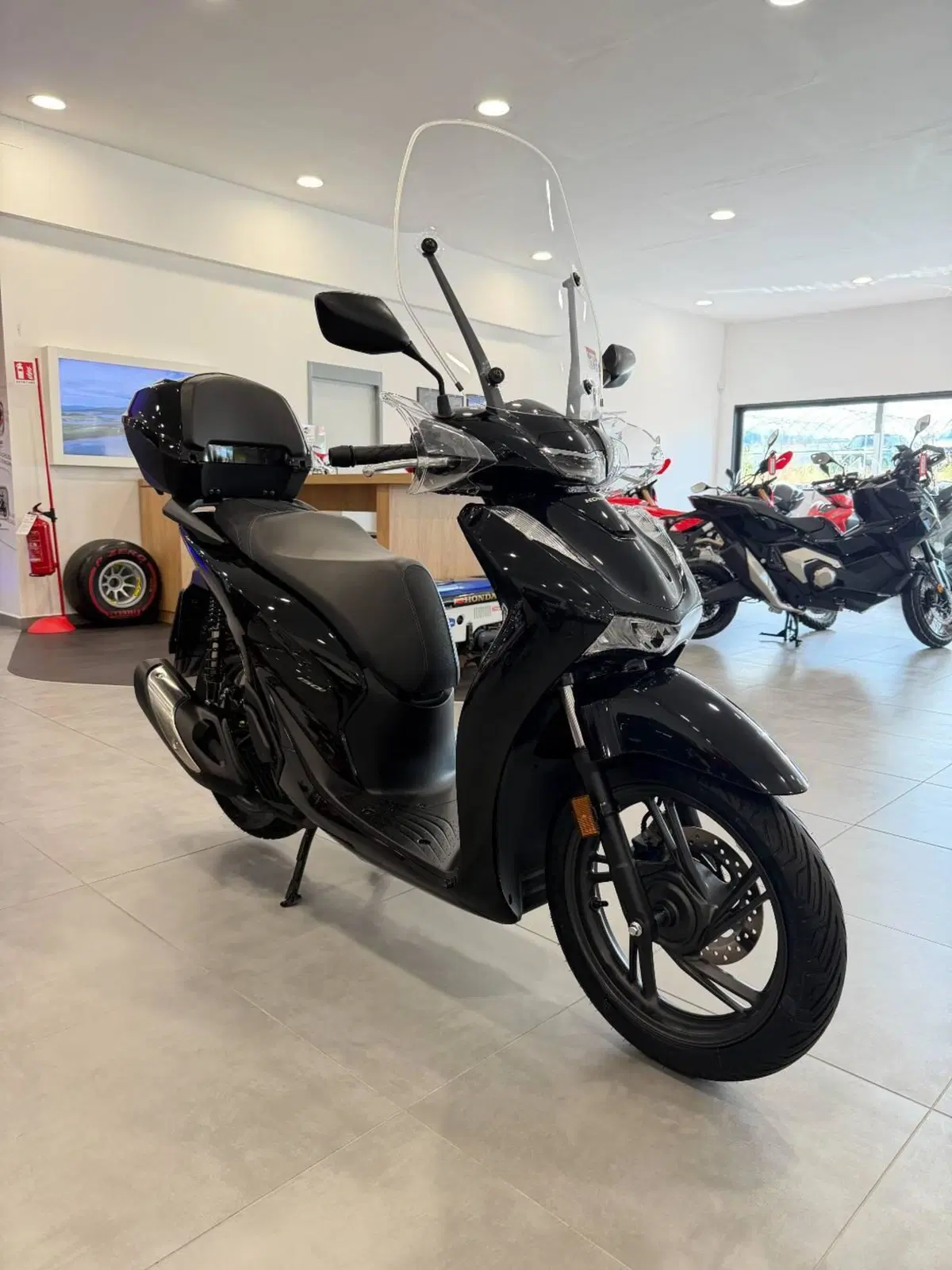 Honda SH 150i (2024 - 25) (5)