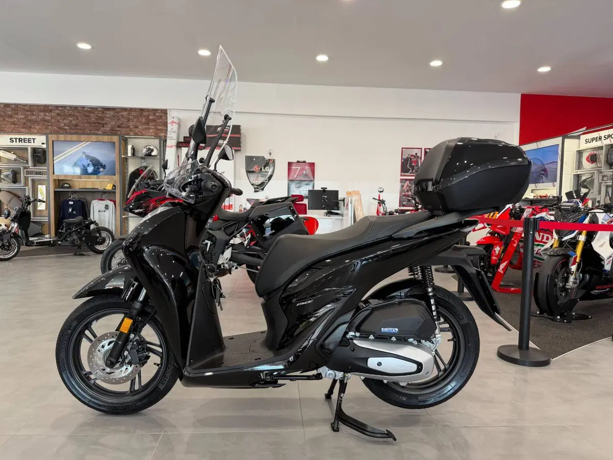 Honda SH 150i (2024 - 25) (2)
