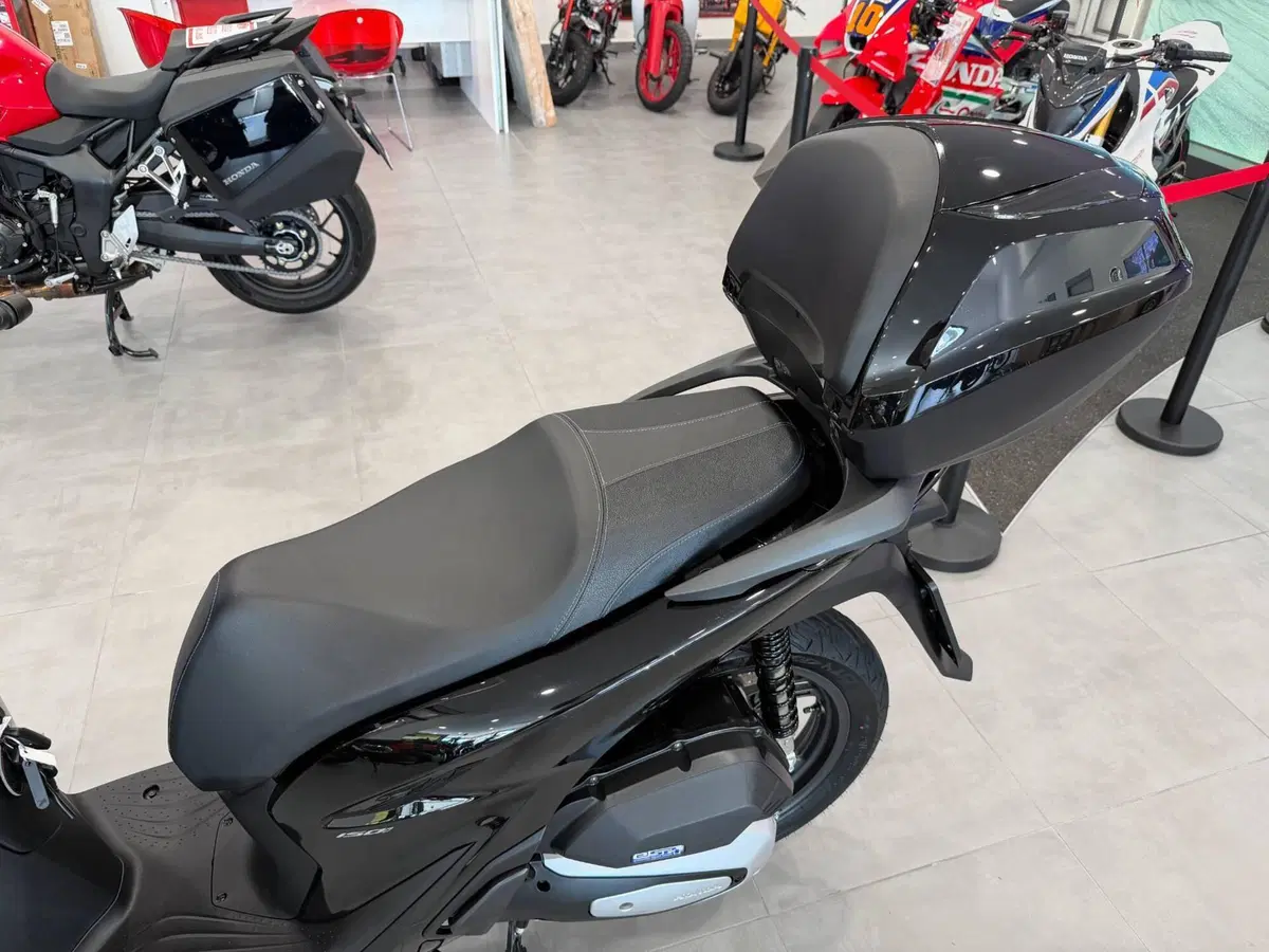 Honda SH 150i (2024 - 25) (9)