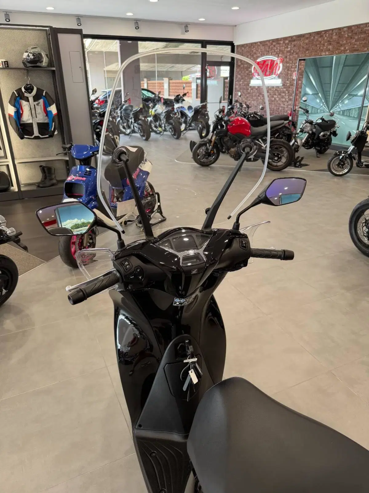 Honda SH 150i (2024 - 25) (8)