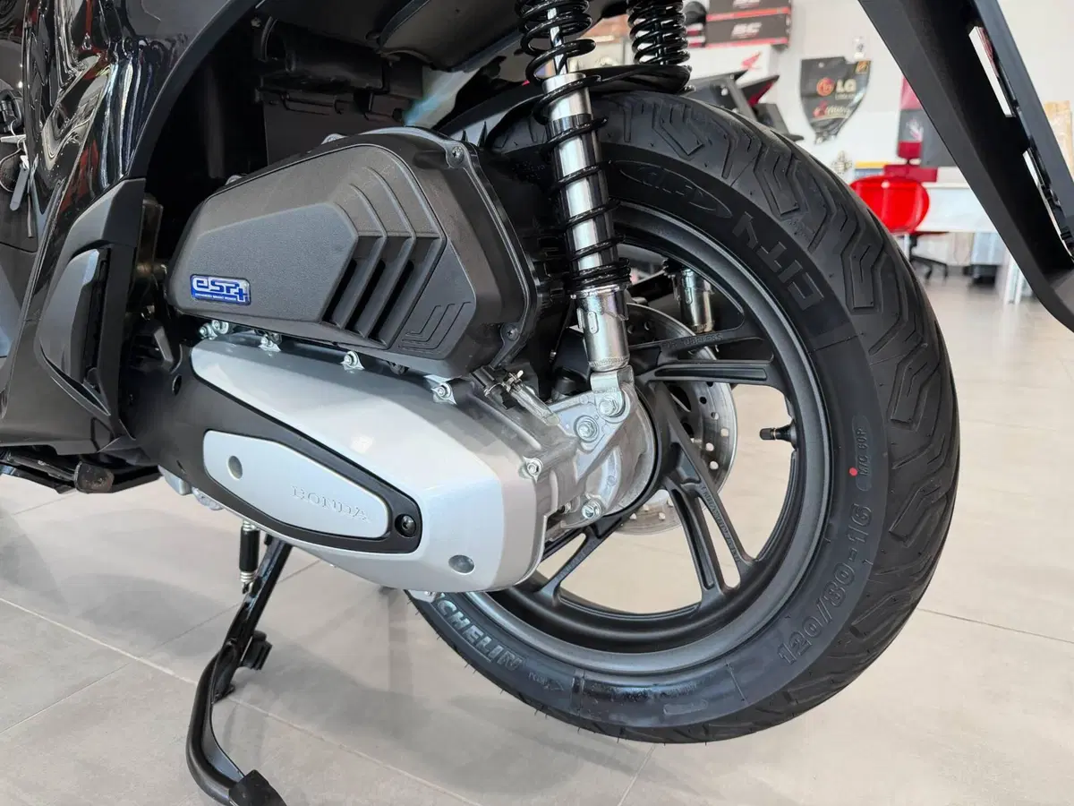 Honda SH 150i (2024 - 25) (14)