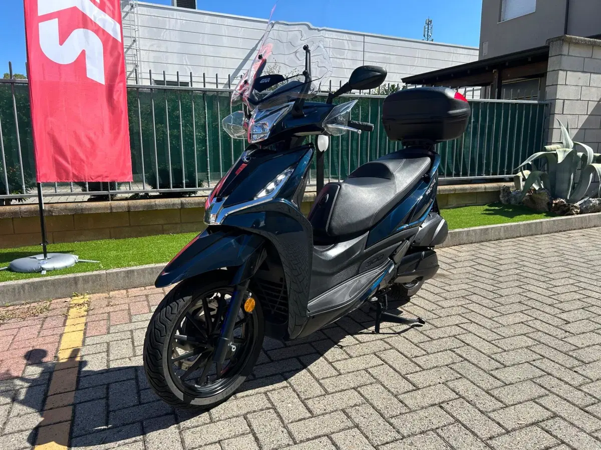Kymco Agility 300i (2021 - 25) (8)