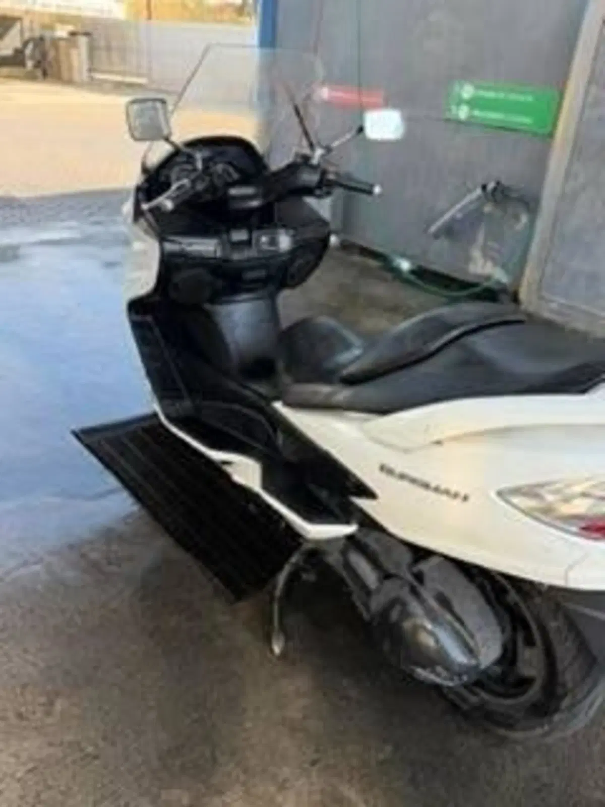 Suzuki Burgman AN 400 ABS (2010 - 13)