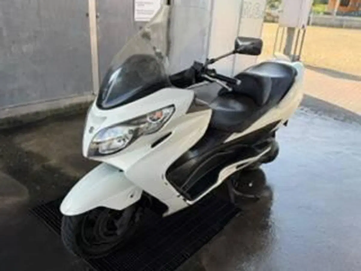 Suzuki Burgman AN 400 ABS (2010 - 13) (2)