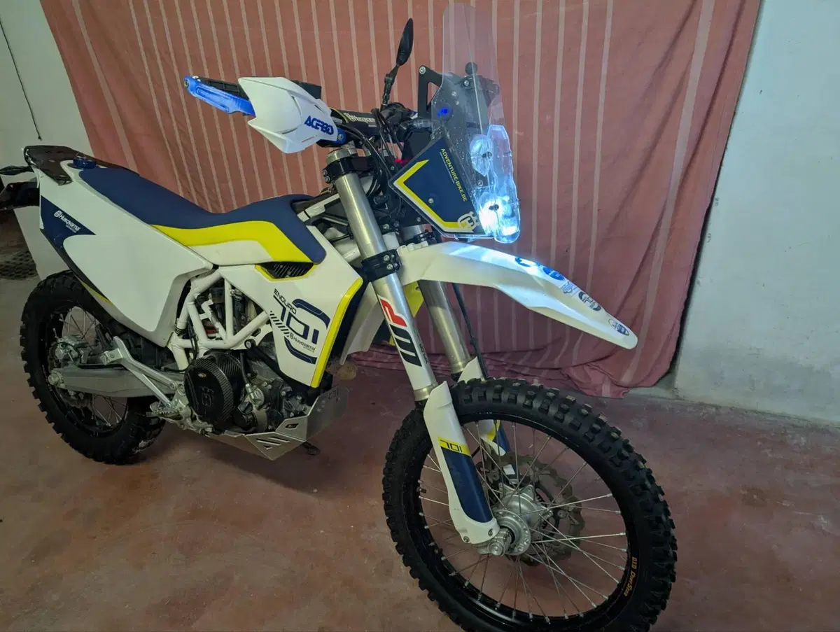 Husqvarna 701 Enduro (2017 - 19) (3)