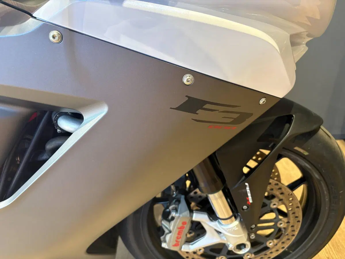 MV Agusta F3 800 EAS (2013 - 15) (4)