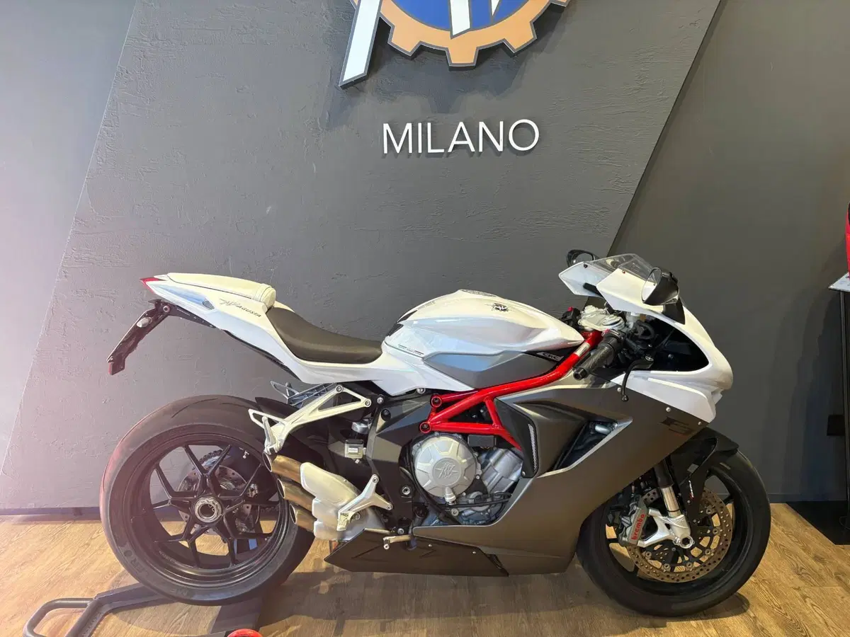 MV Agusta F3 800 EAS (2013 - 15)
