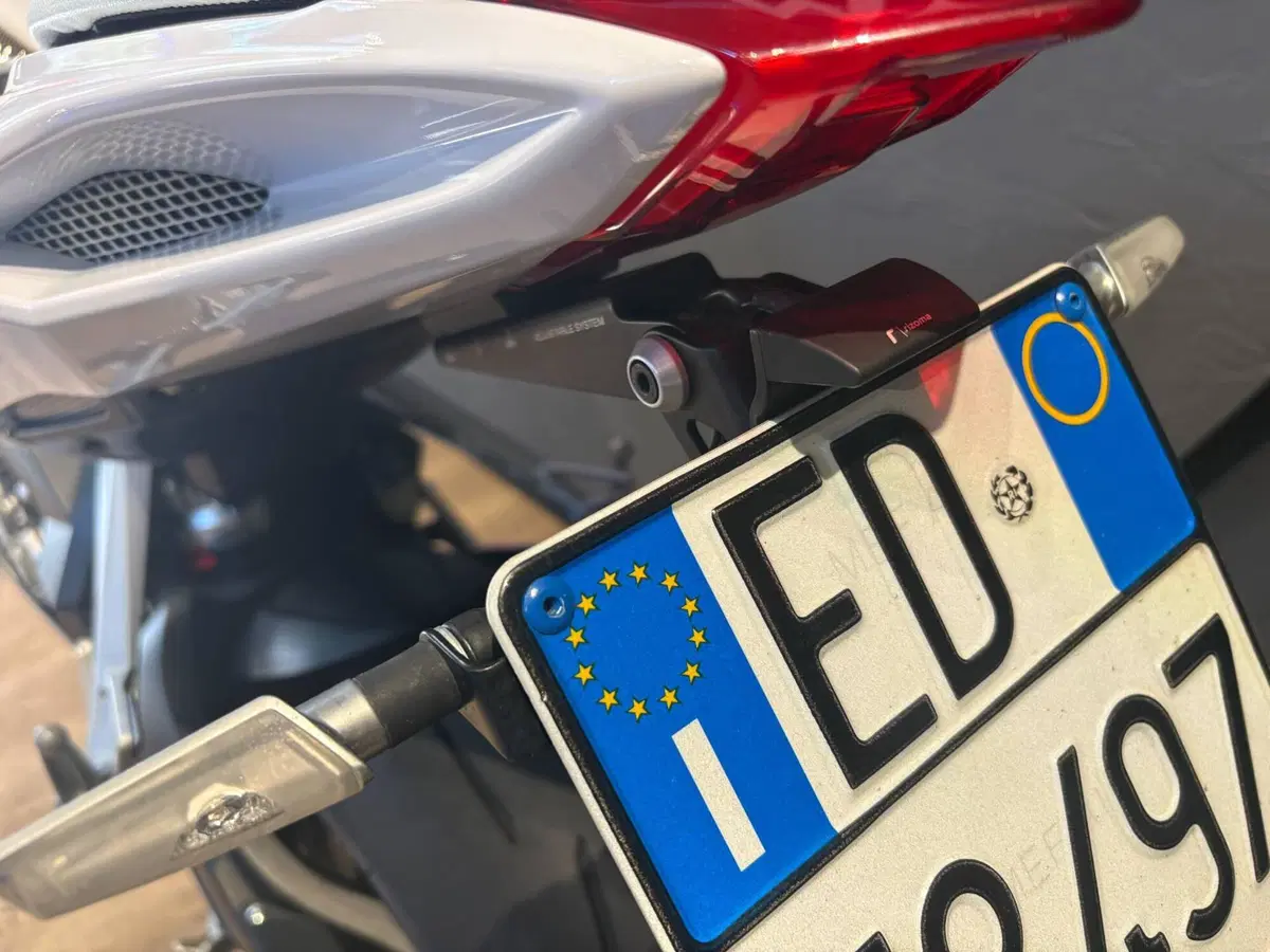 MV Agusta F3 800 EAS (2013 - 15) (8)