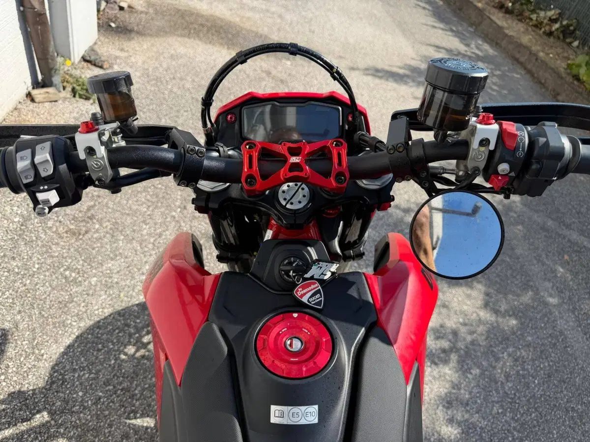 Ducati Hypermotard 698 Mono (2024 - 26) (3)