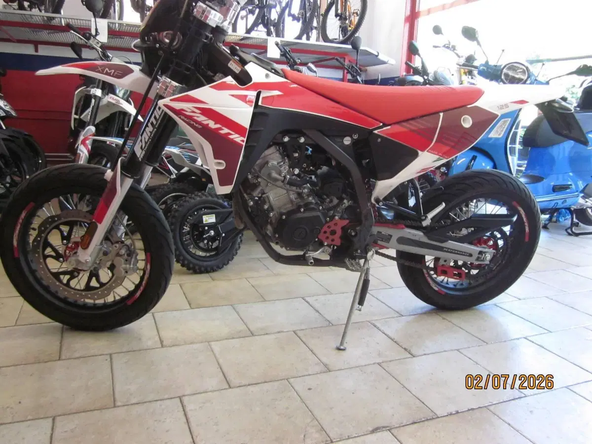 Fantic Motor XMF 125 Motard Performance 4T (2023 - 24) (5)
