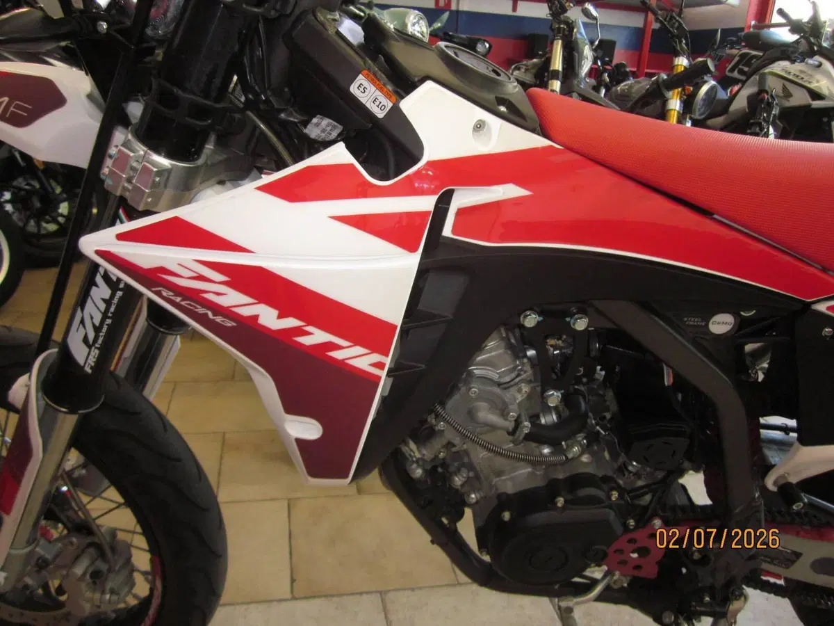 Fantic Motor XMF 125 Motard Performance 4T (2023 - 24) (6)