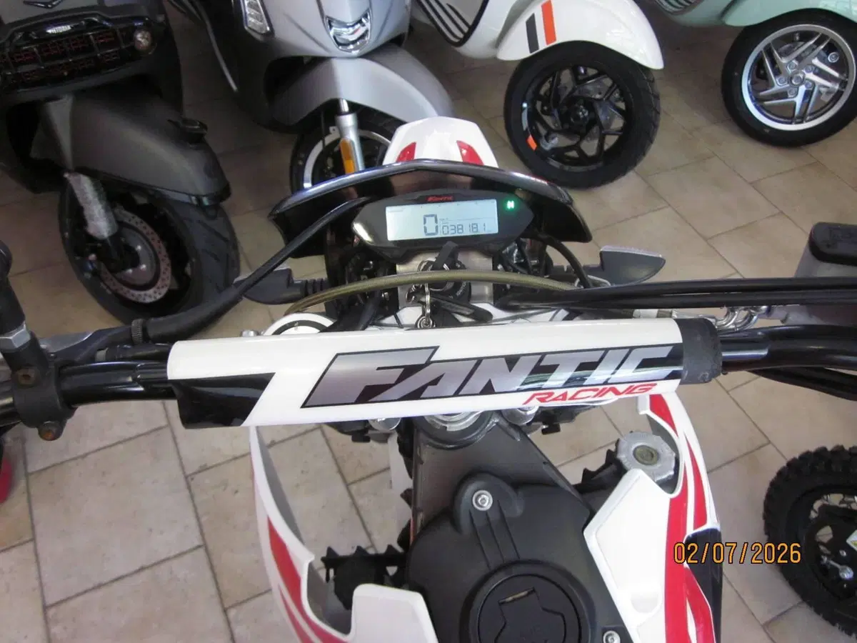Fantic Motor XMF 125 Motard Performance 4T (2023 - 24) (8)