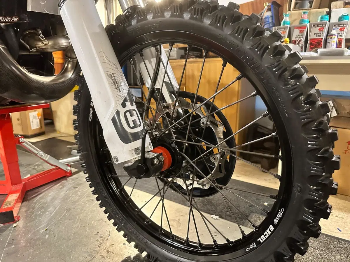 Husqvarna TE 300 Pro (2024) (3)