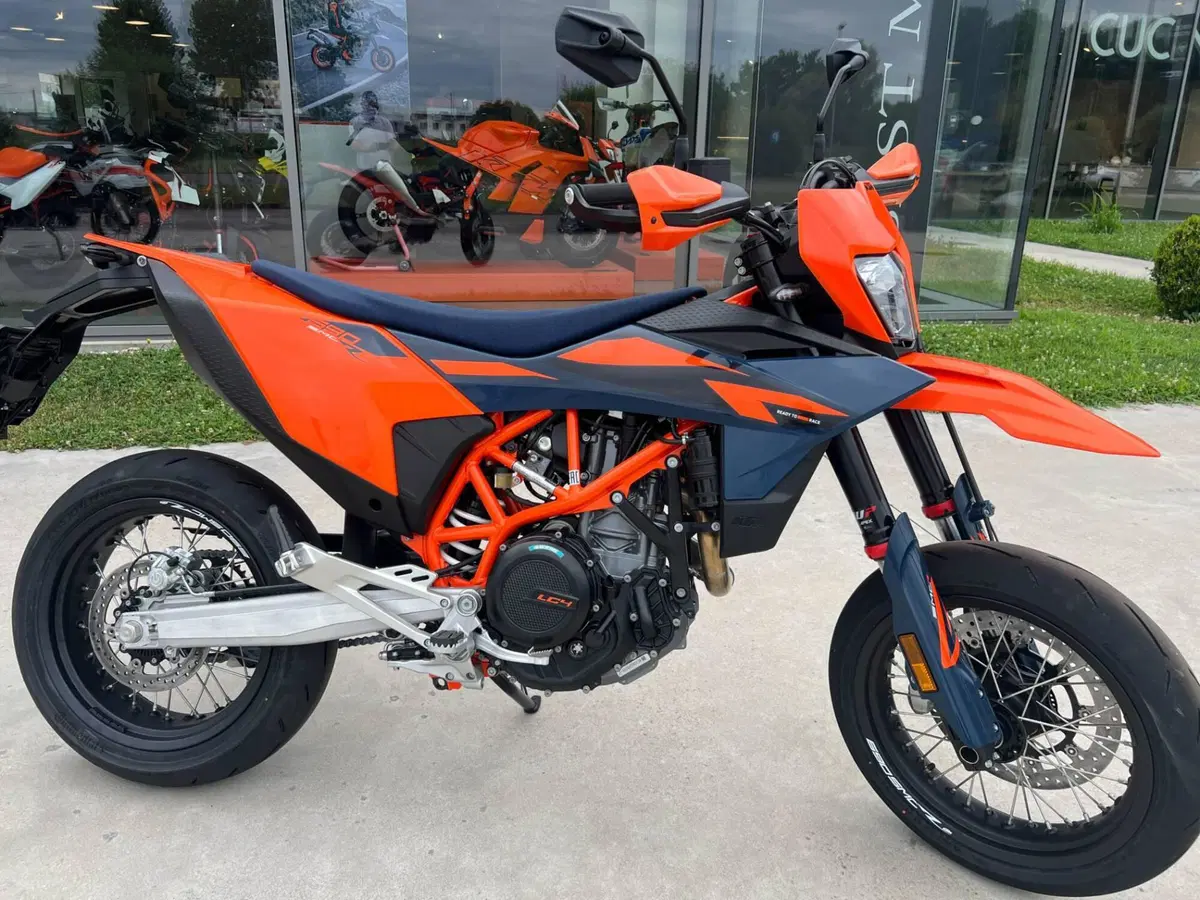 KTM 690 SMC R (2026)