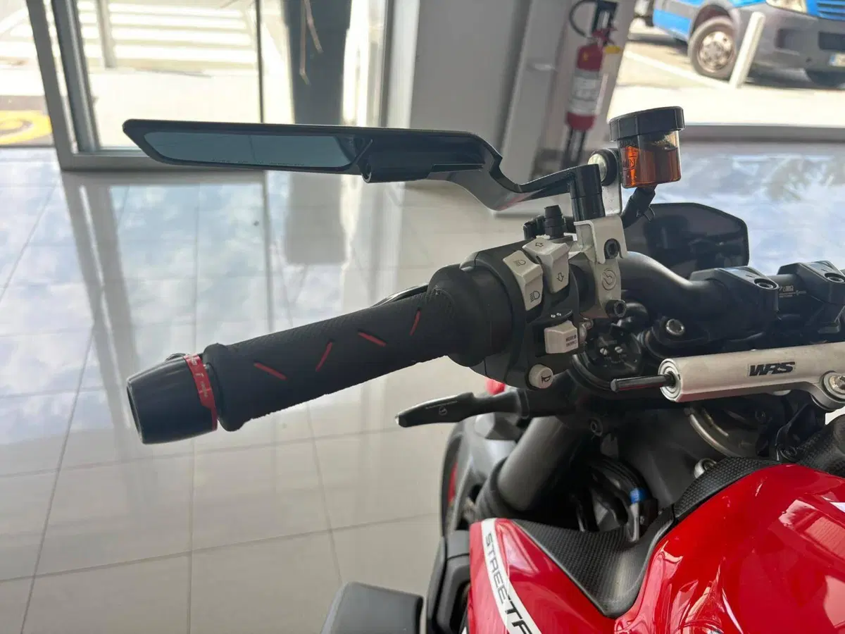 Ducati Streetfighter V2 955 Green (2022 - 23) (7)