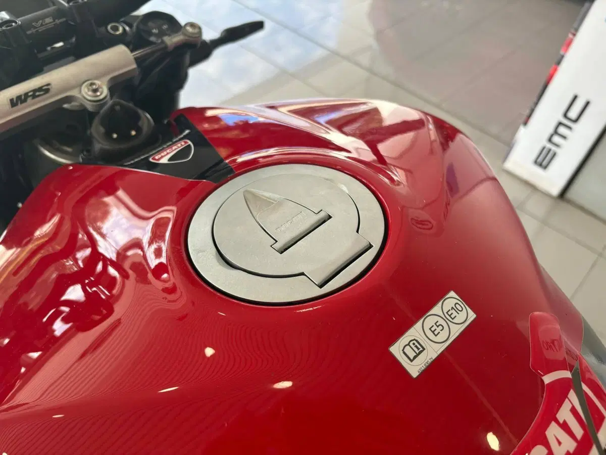 Ducati Streetfighter V2 955 Green (2022 - 23) (10)