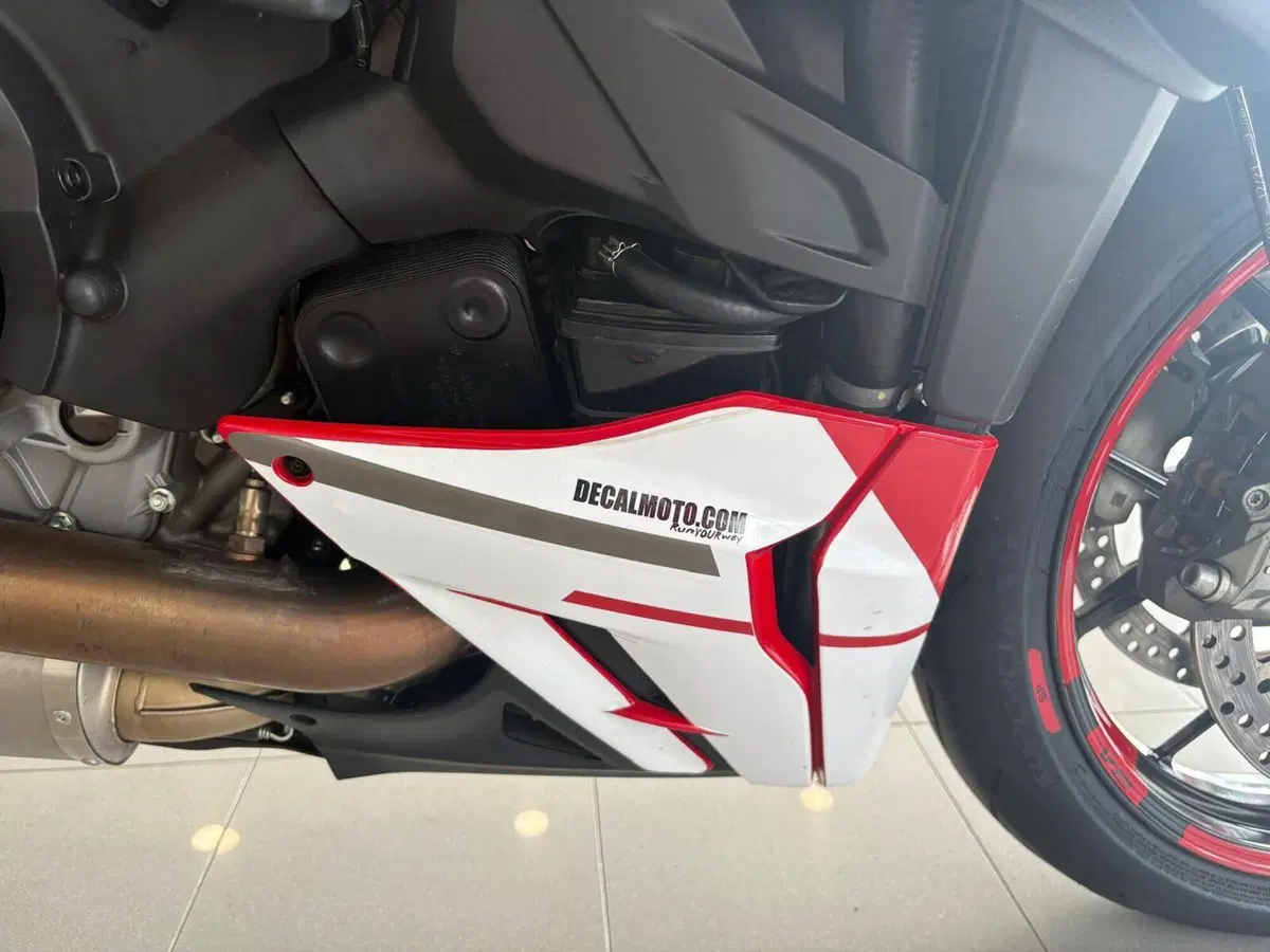 Ducati Streetfighter V2 955 Green (2022 - 23) (17)