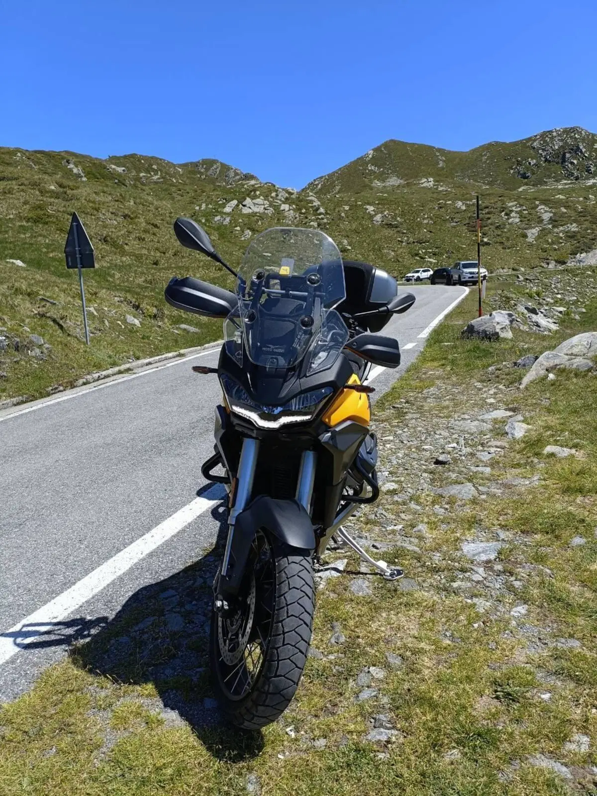Moto Guzzi Stelvio (2024 - 26)