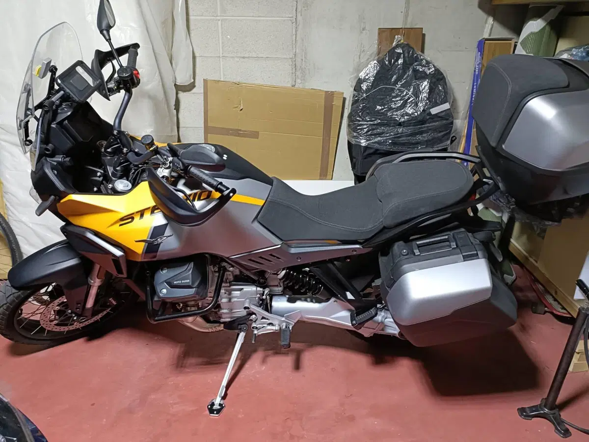 Moto Guzzi Stelvio (2024 - 26) (5)
