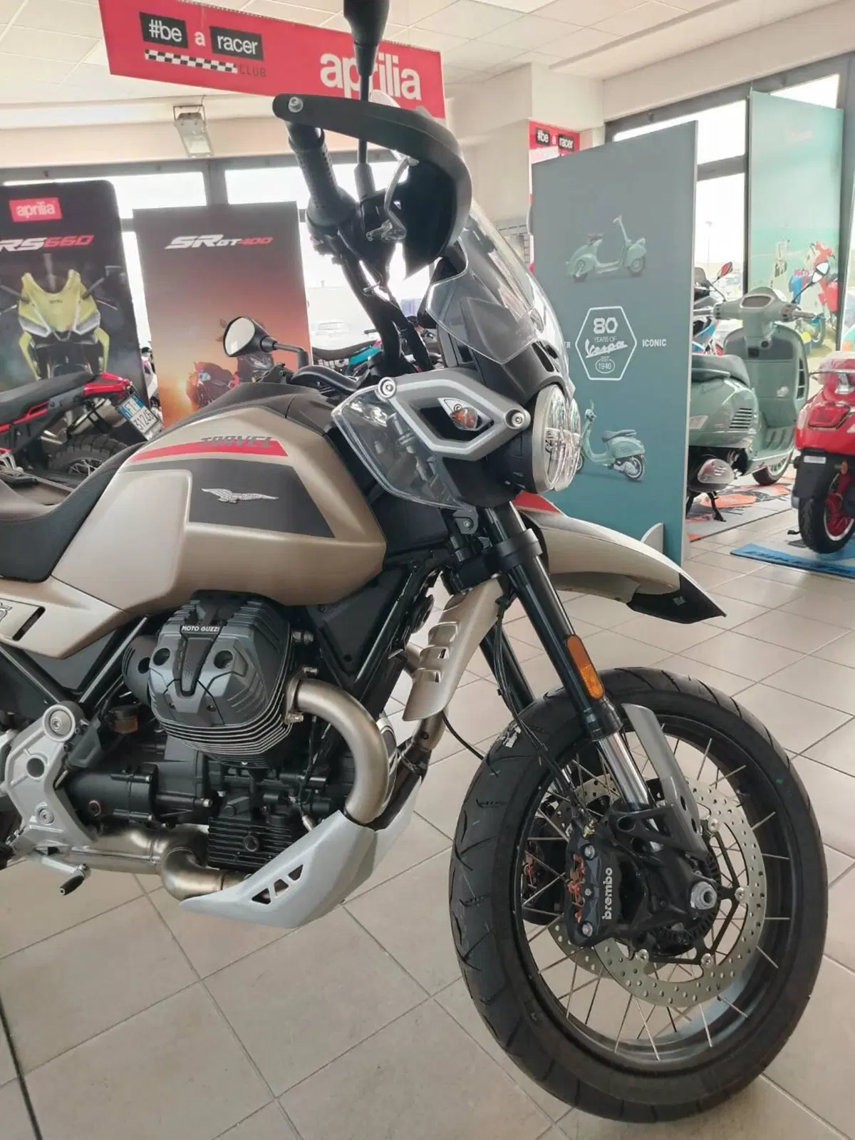 Moto Guzzi V85 TT Travel (2024 - 26) (3)