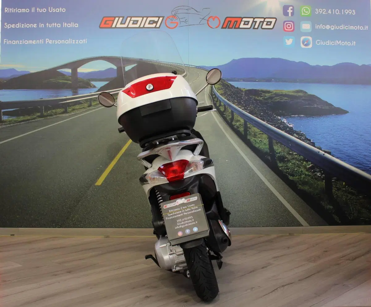 Piaggio Liberty 150 3V Full Optional (2013 - 15) (4)