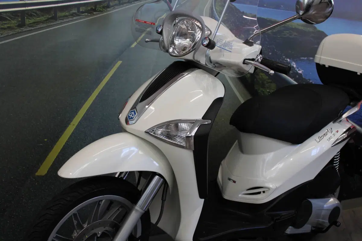 Piaggio Liberty 150 3V Full Optional (2013 - 15) (8)