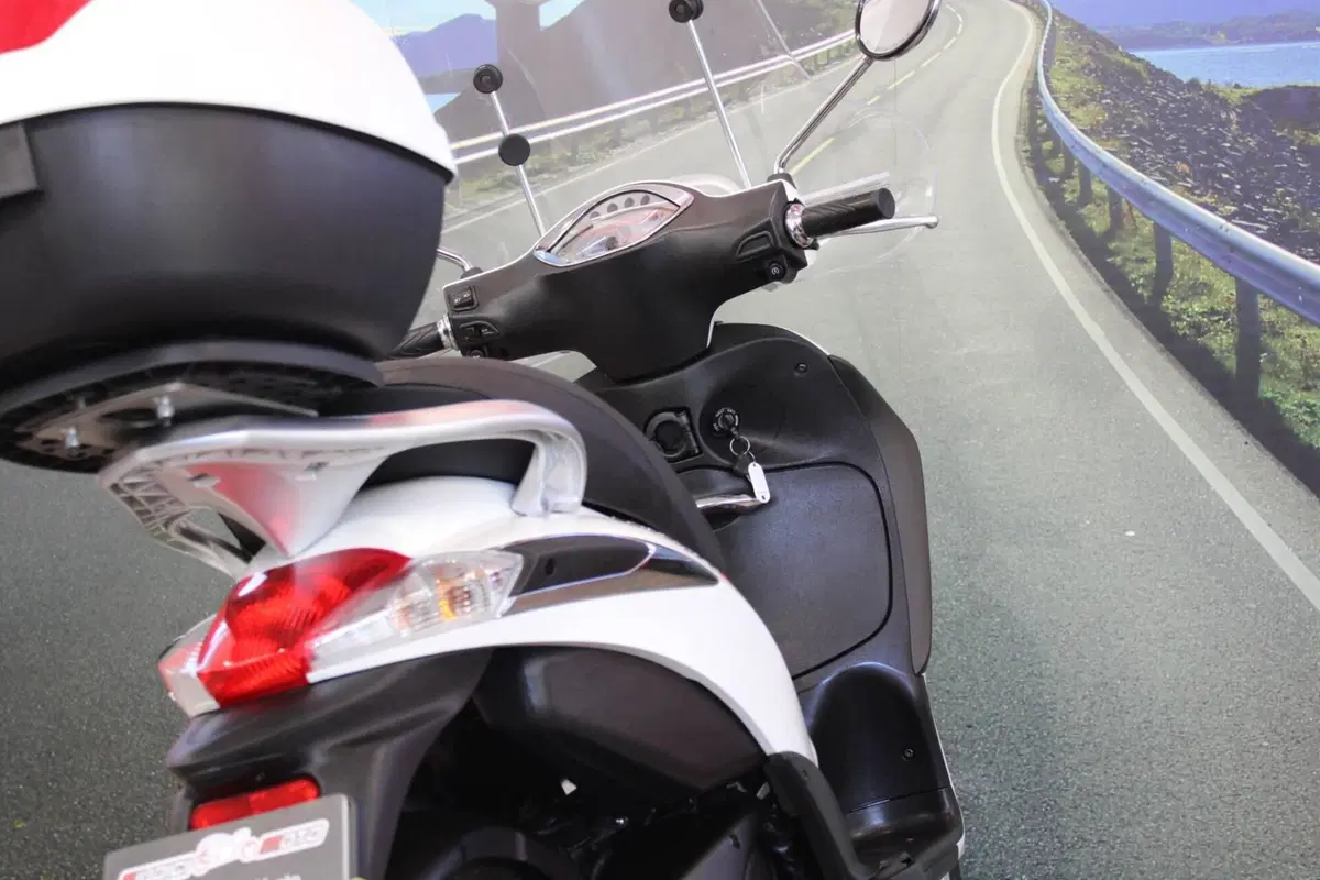 Piaggio Liberty 150 3V Full Optional (2013 - 15) (18)