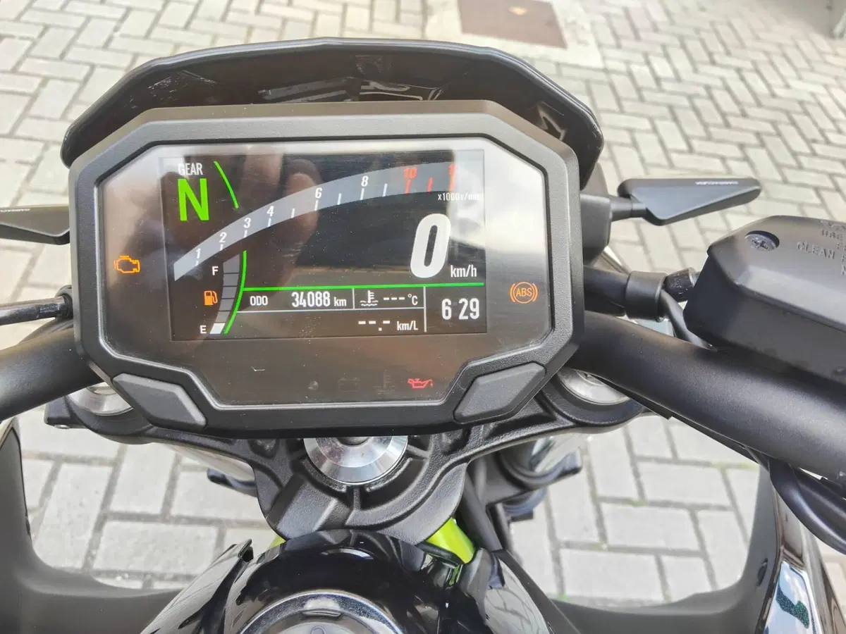 Kawasaki Z 650 (2021 - 24) (9)