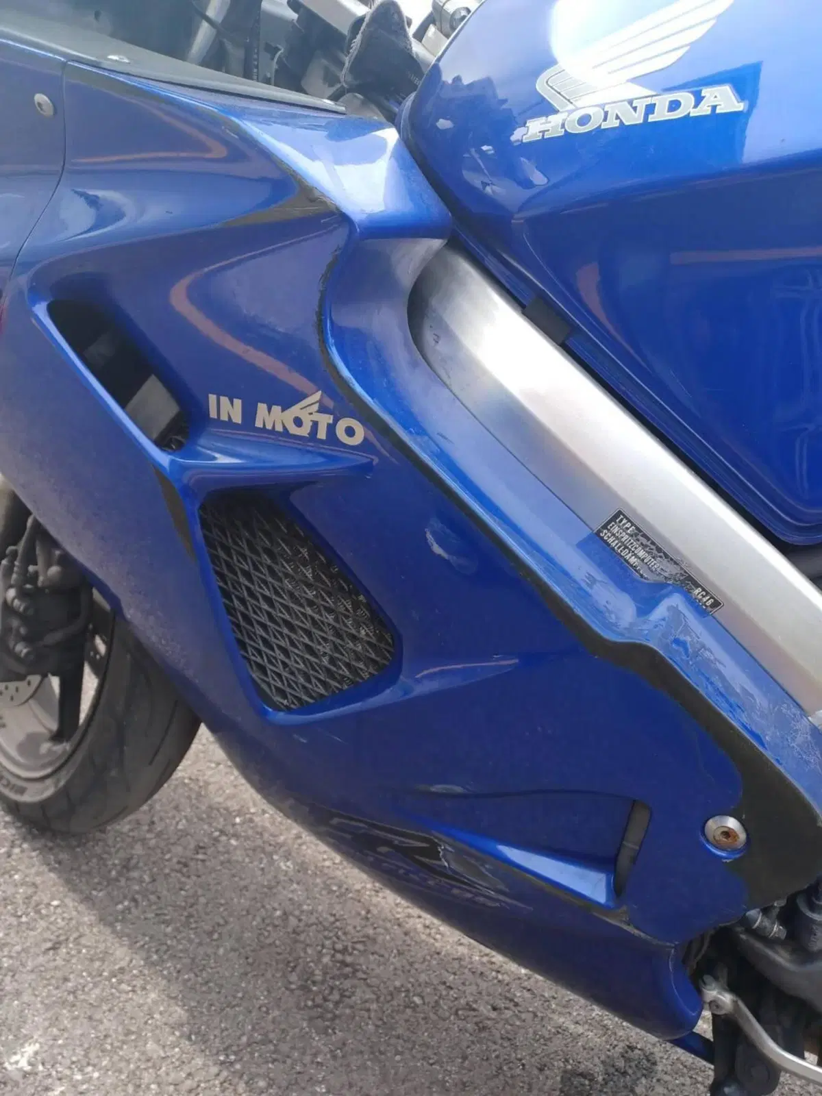 Honda VFR 800 (1998 - 01) (7)
