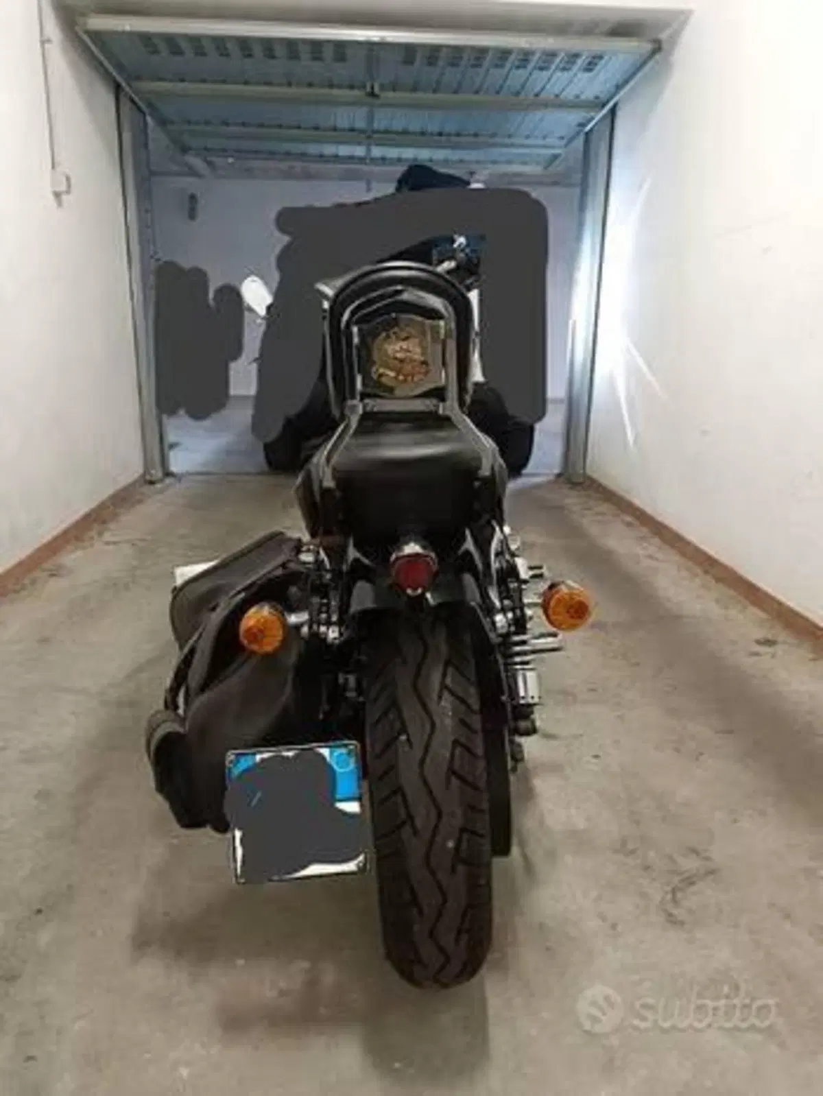 Harley-Davidson 883 Custom (2008 - 12) - XL 883C
