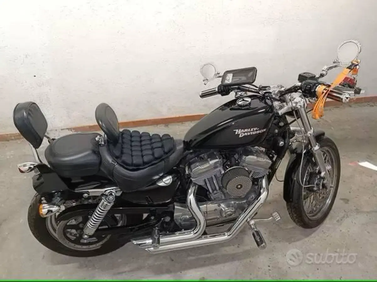 Harley-Davidson 883 Custom (2008 - 12) - XL 883C (3)