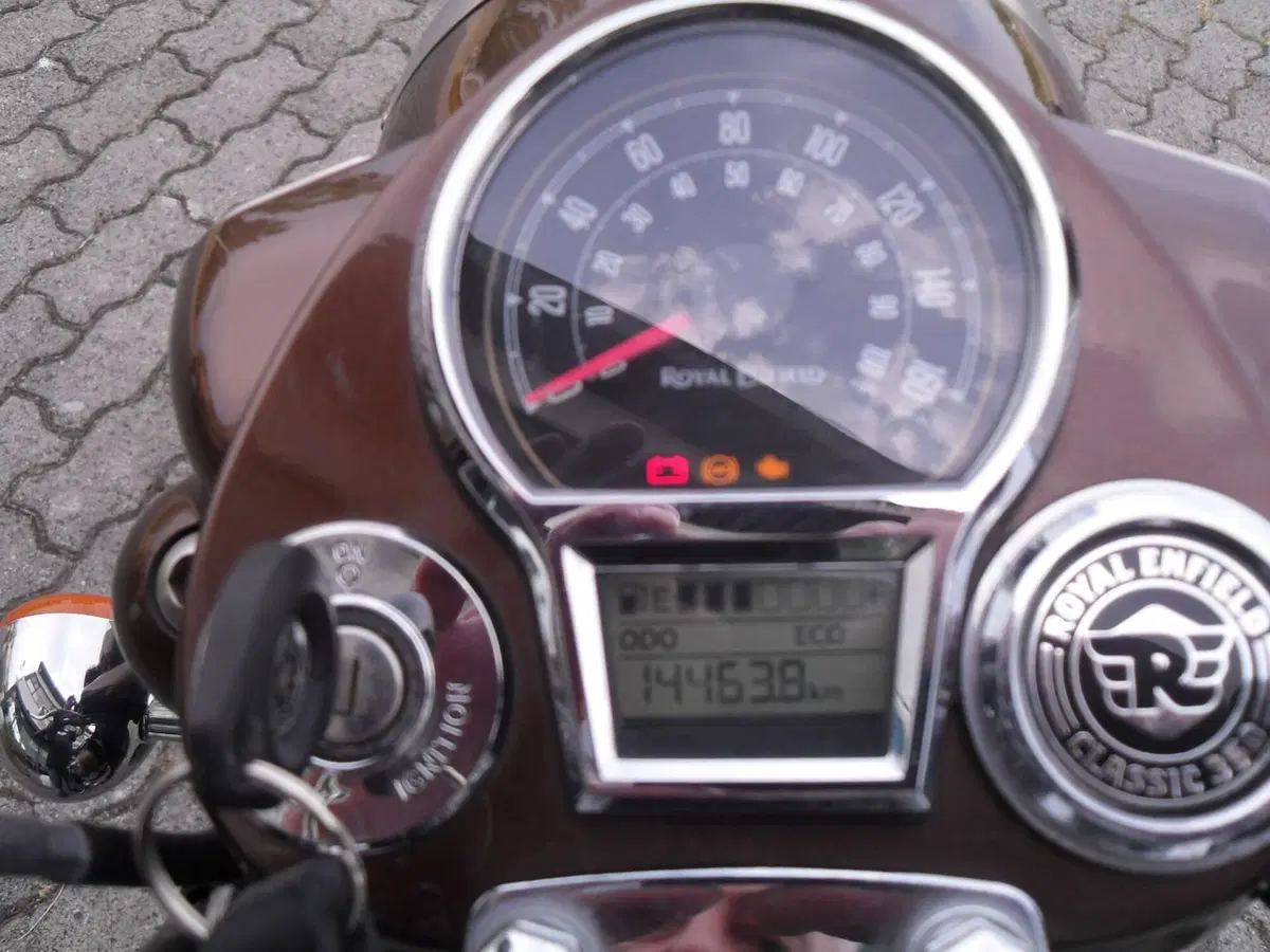 Royal Enfield Classic 350 (2021 - 26) (4)