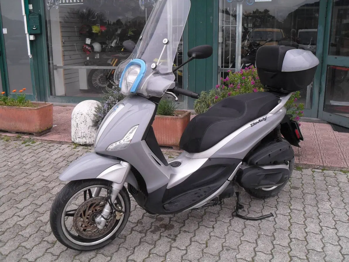 Piaggio Beverly 350 ABS (2016 - 20) (3)