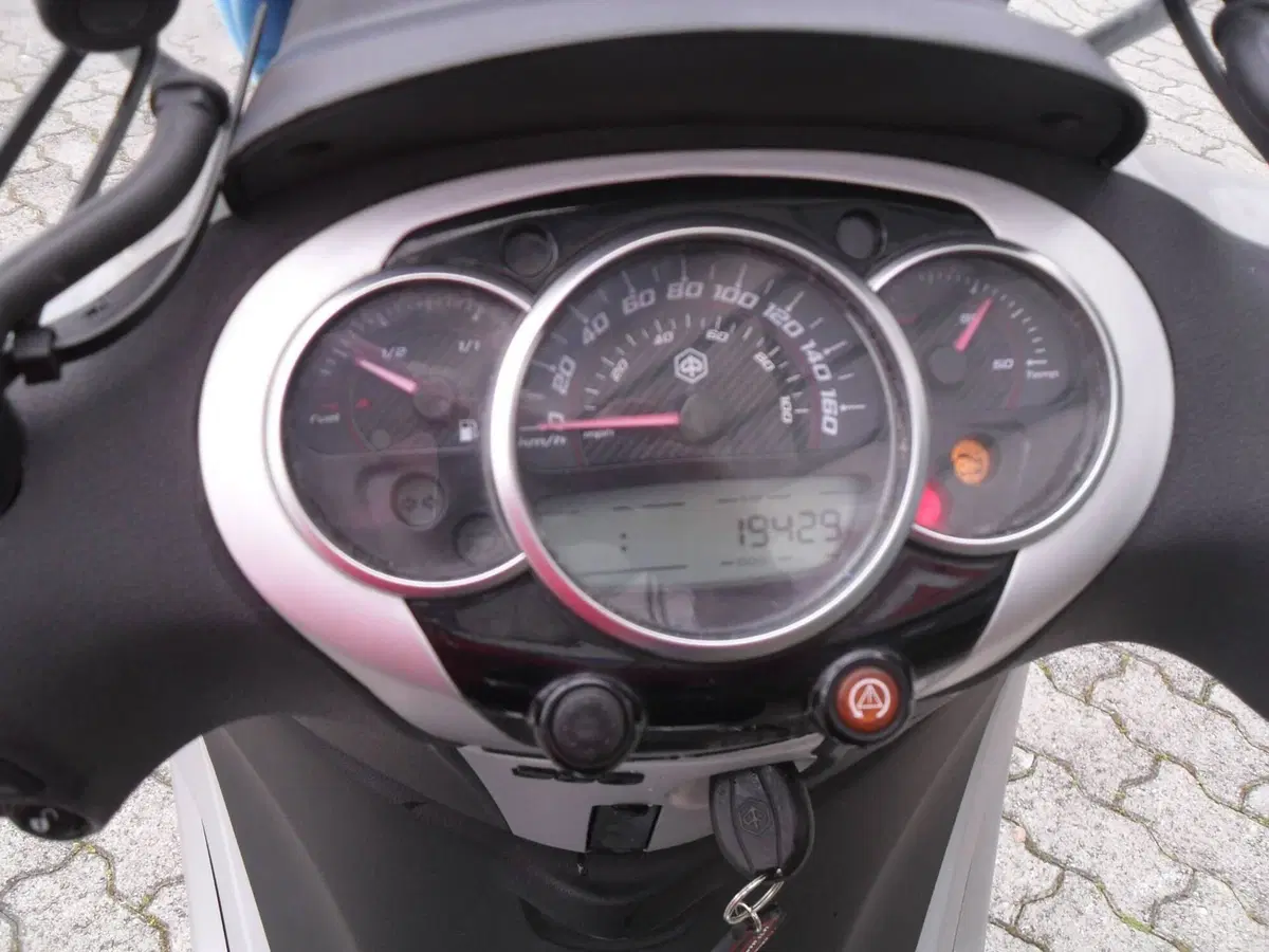 Piaggio Beverly 350 ABS (2016 - 20) (4)