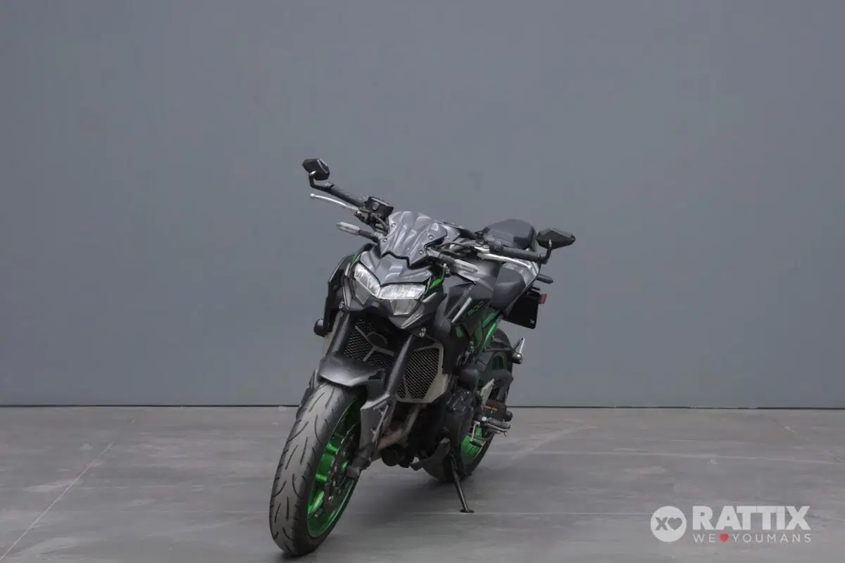 Kawasaki Z 900 (2021 - 24) (2)