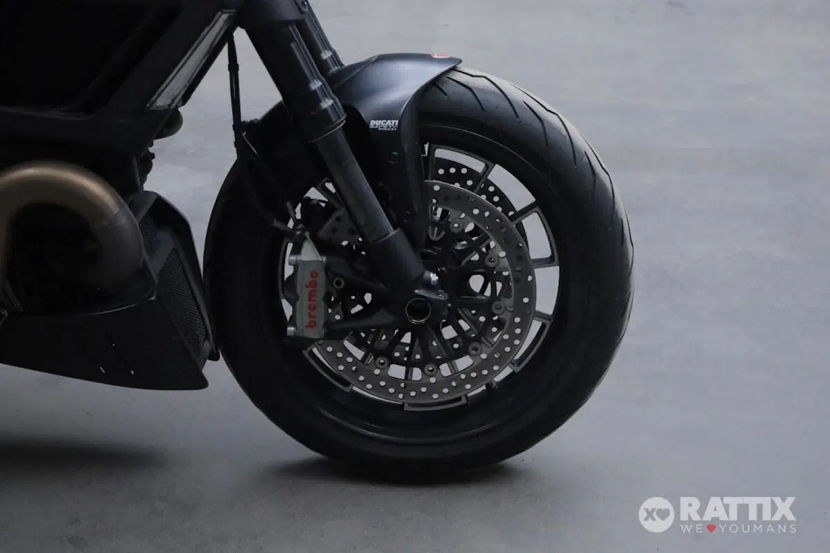 Ducati Diavel 1200 (2014 - 16) (9)