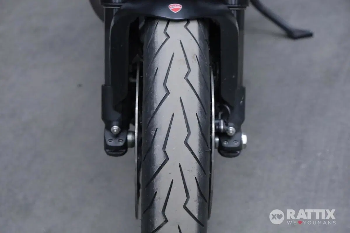 Ducati Diavel 1200 (2014 - 16) (10)