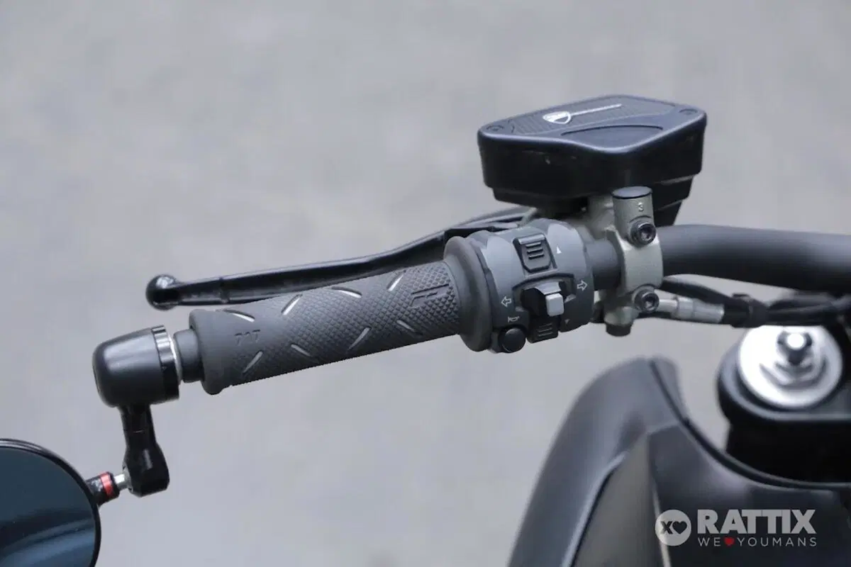 Ducati Diavel 1200 (2014 - 16) (11)