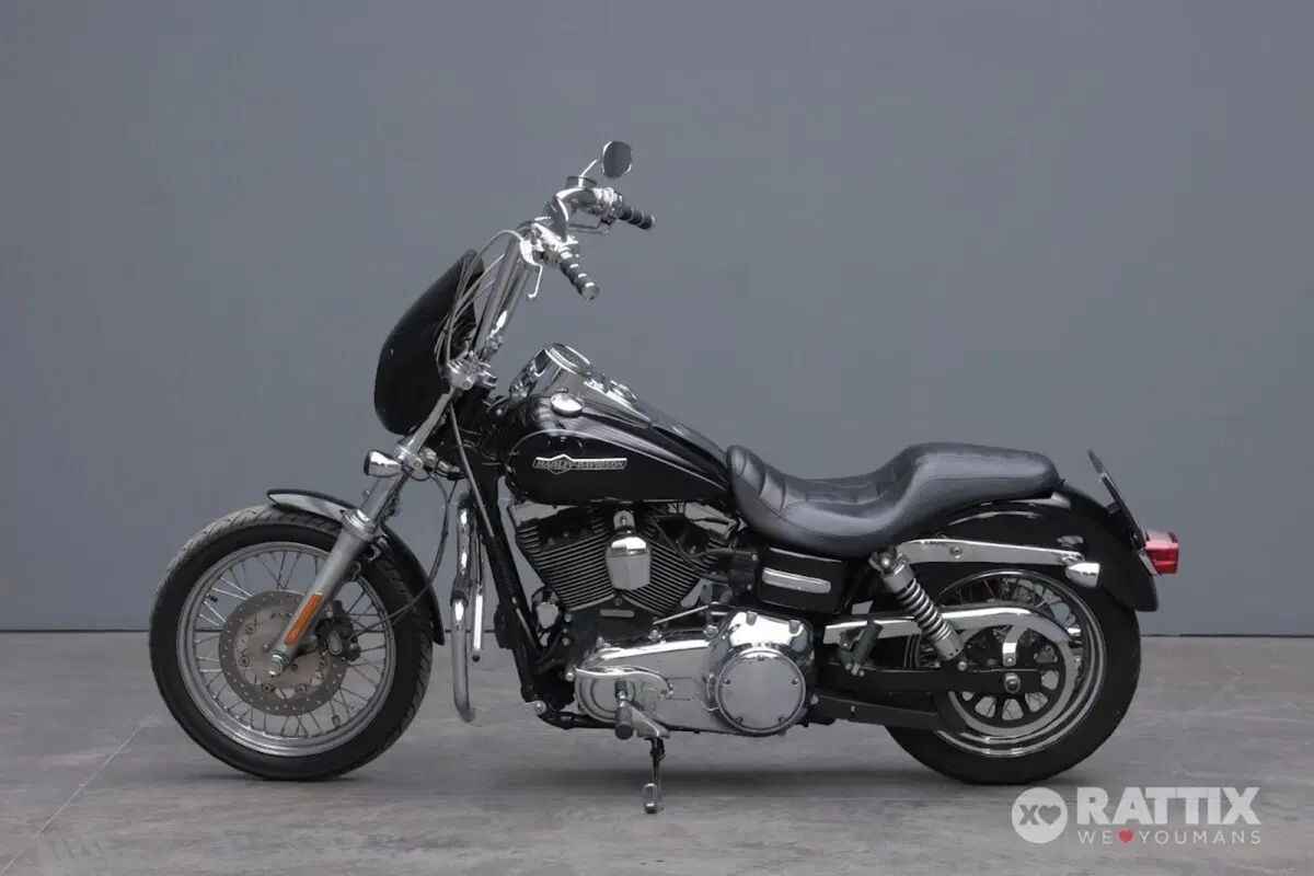 Harley-Davidson 1584 Super Glide Custom (2008 - 13) - FXDC (4)