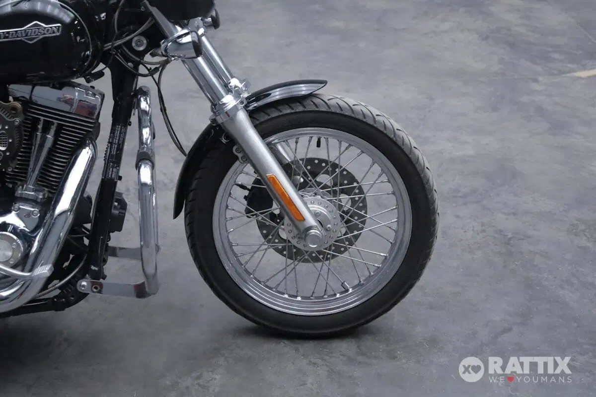 Harley-Davidson 1584 Super Glide Custom (2008 - 13) - FXDC (9)