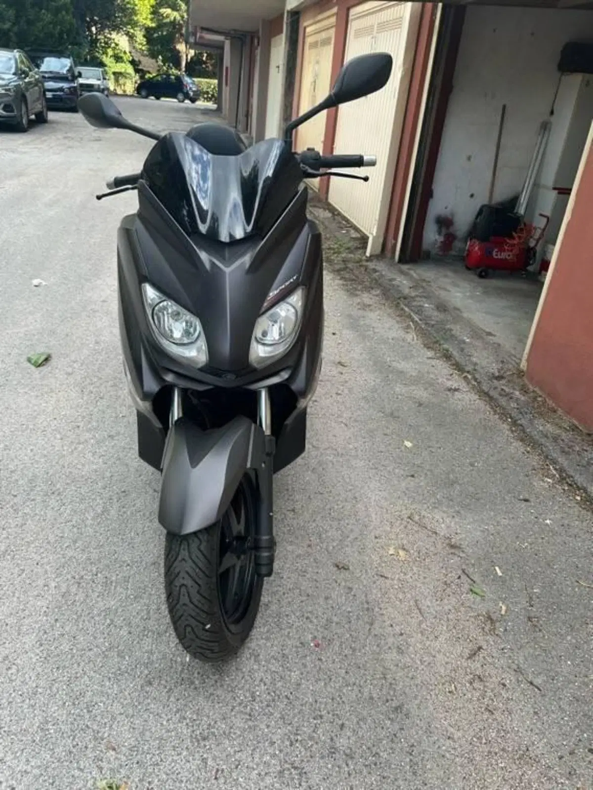 Yamaha X-Max 250 Sport (2011 - 13) (2)