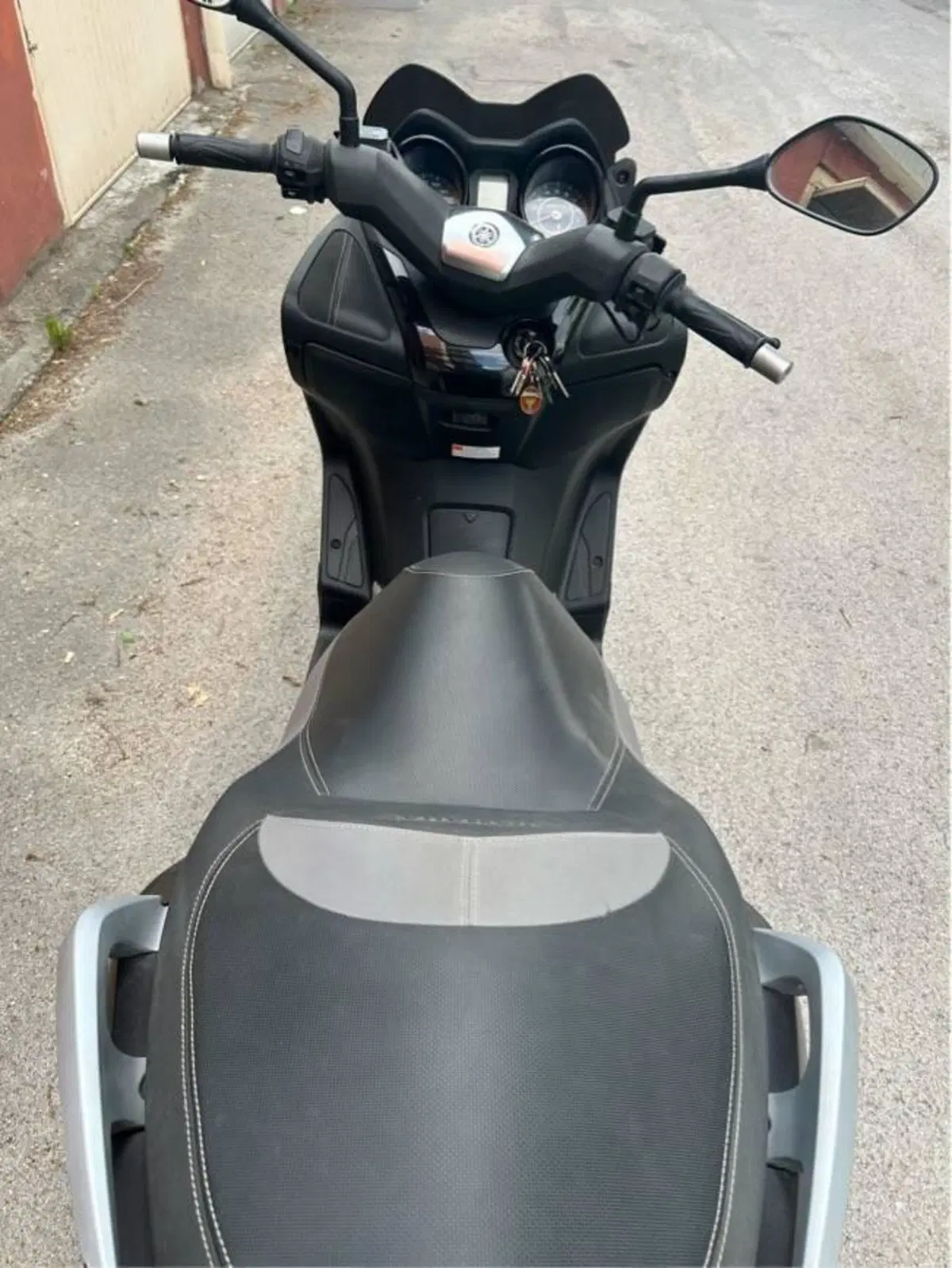 Yamaha X-Max 250 Sport (2011 - 13) (6)