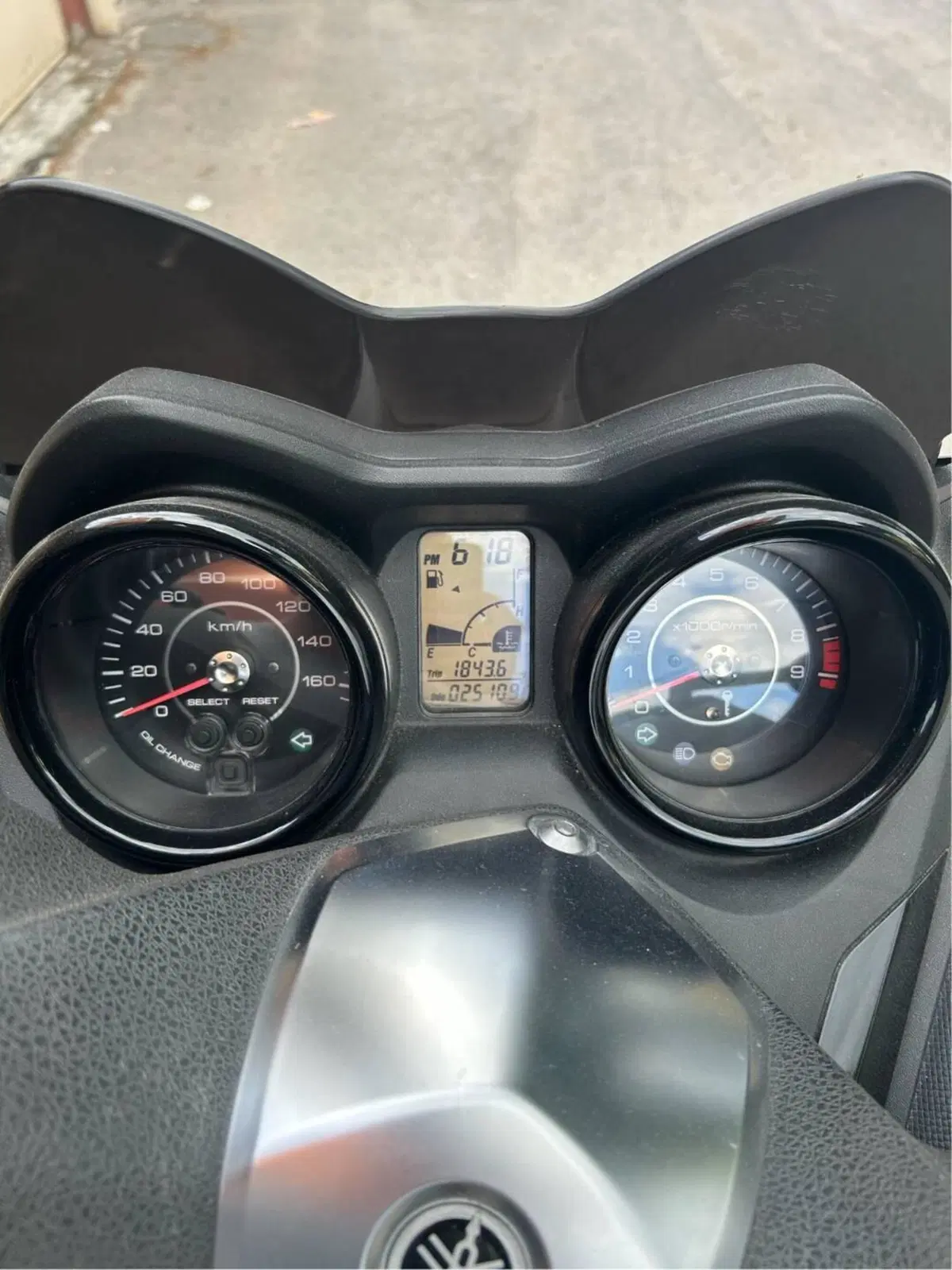 Yamaha X-Max 250 Sport (2011 - 13) (7)