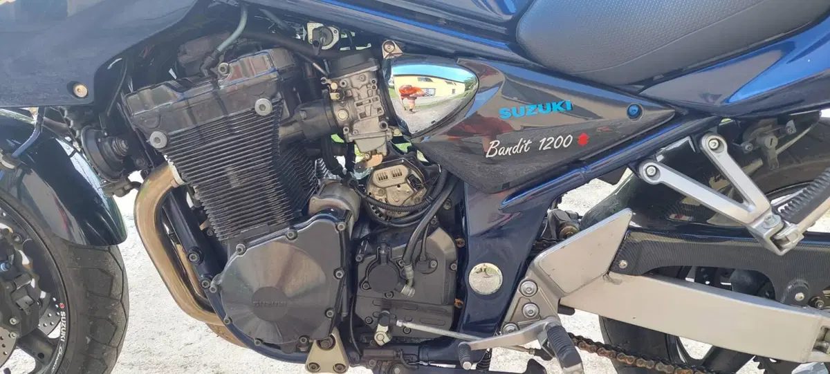 Suzuki BANDIT GSF 1200 S (10)