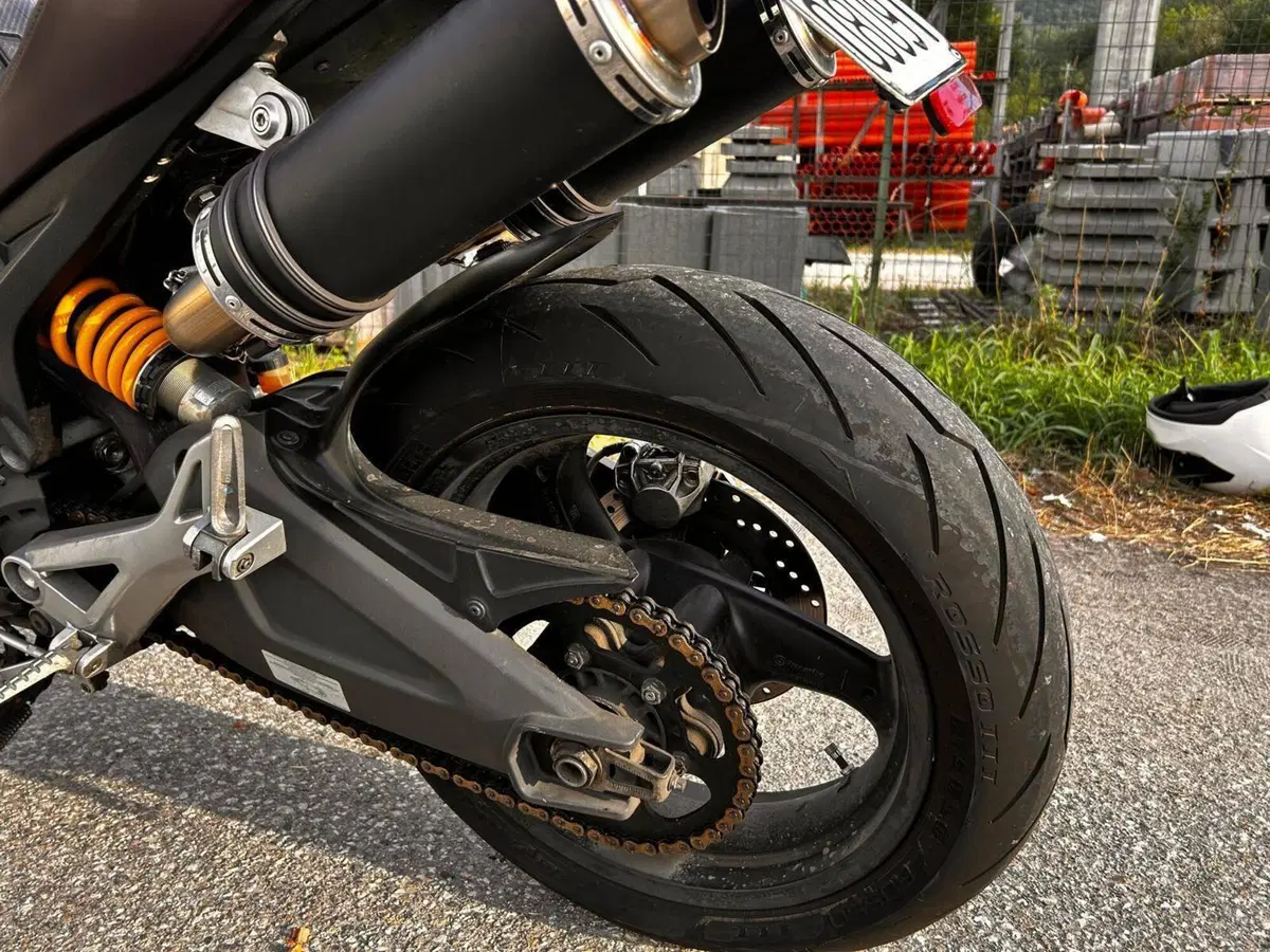 Ducati Monster 696 Plus (2007 - 14) (8)