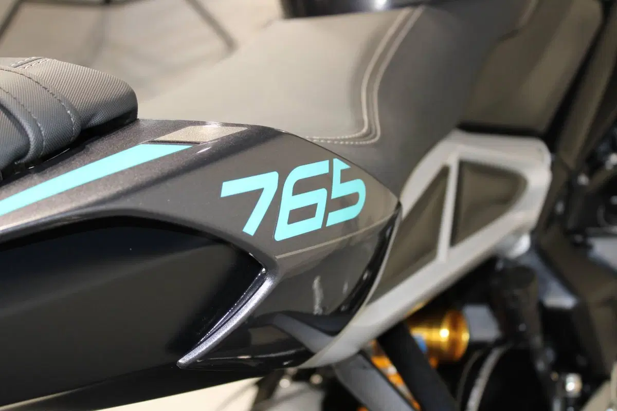 Triumph Street Triple 765 RS (2023 - 26) (8)